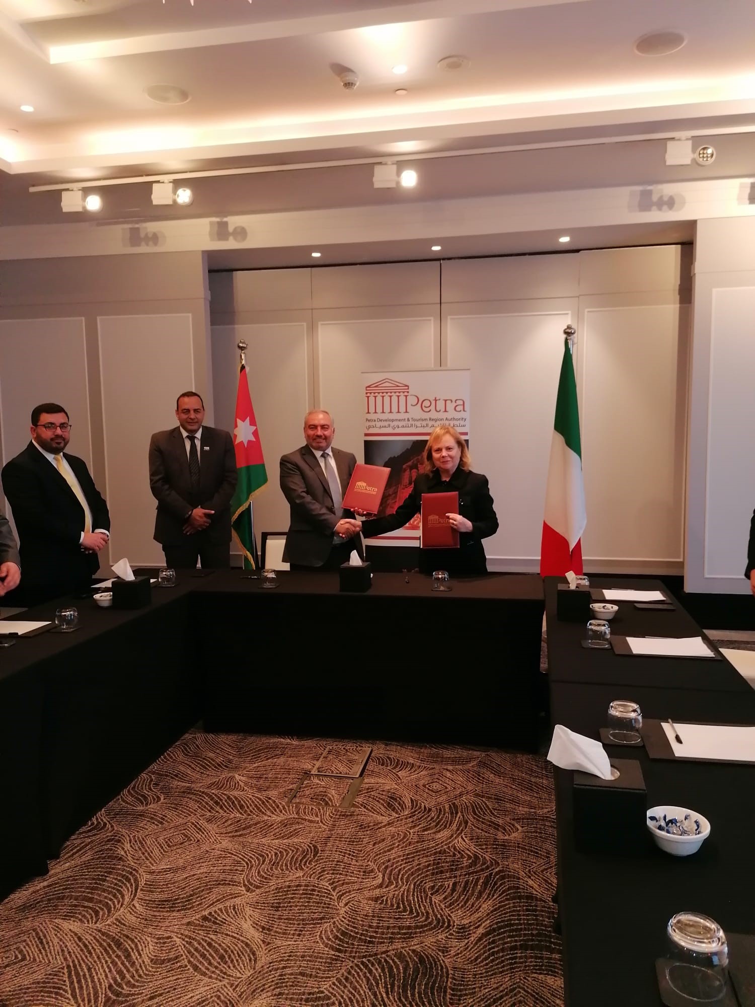 roma_parco_accordo-colosseo-petra_firma_foto-PArCo