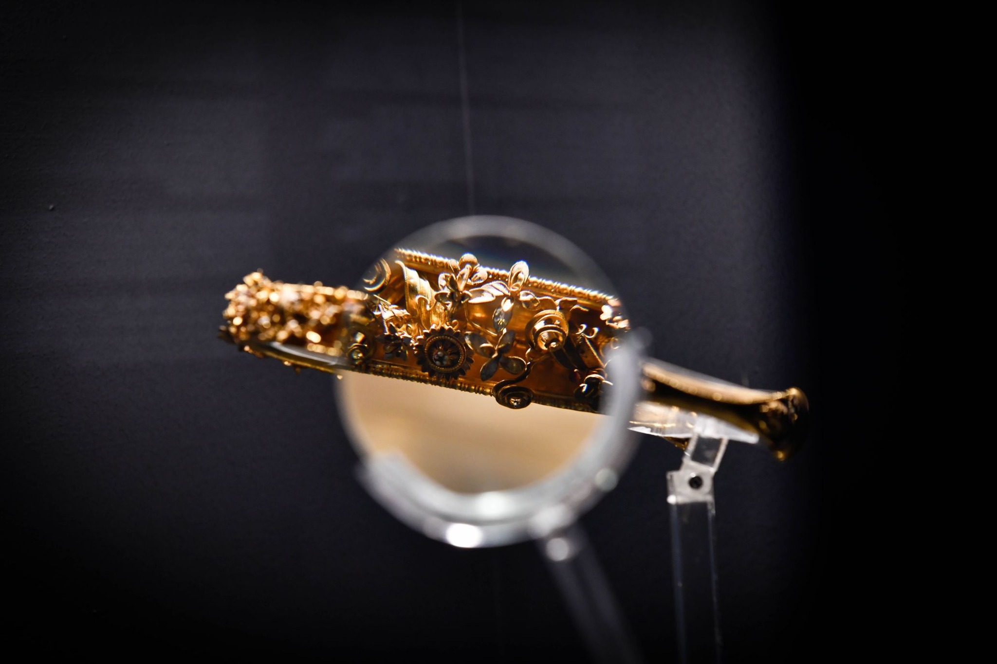 taranto_archeologico_diadema_dsa-tomba-degli-ori-dicanosa_foto-maximiliano-massaroni_museo-castel-sant-angelo